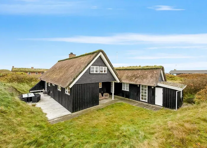 Christensen - 100m From The Sea By Interhome *